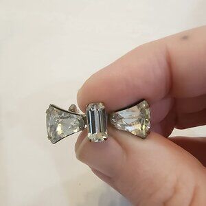Small vintage rhinestone bow pin